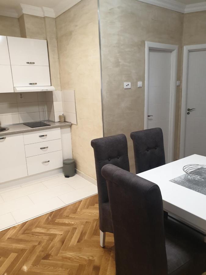 Elena Lux Appartement Belgrado Buitenkant foto